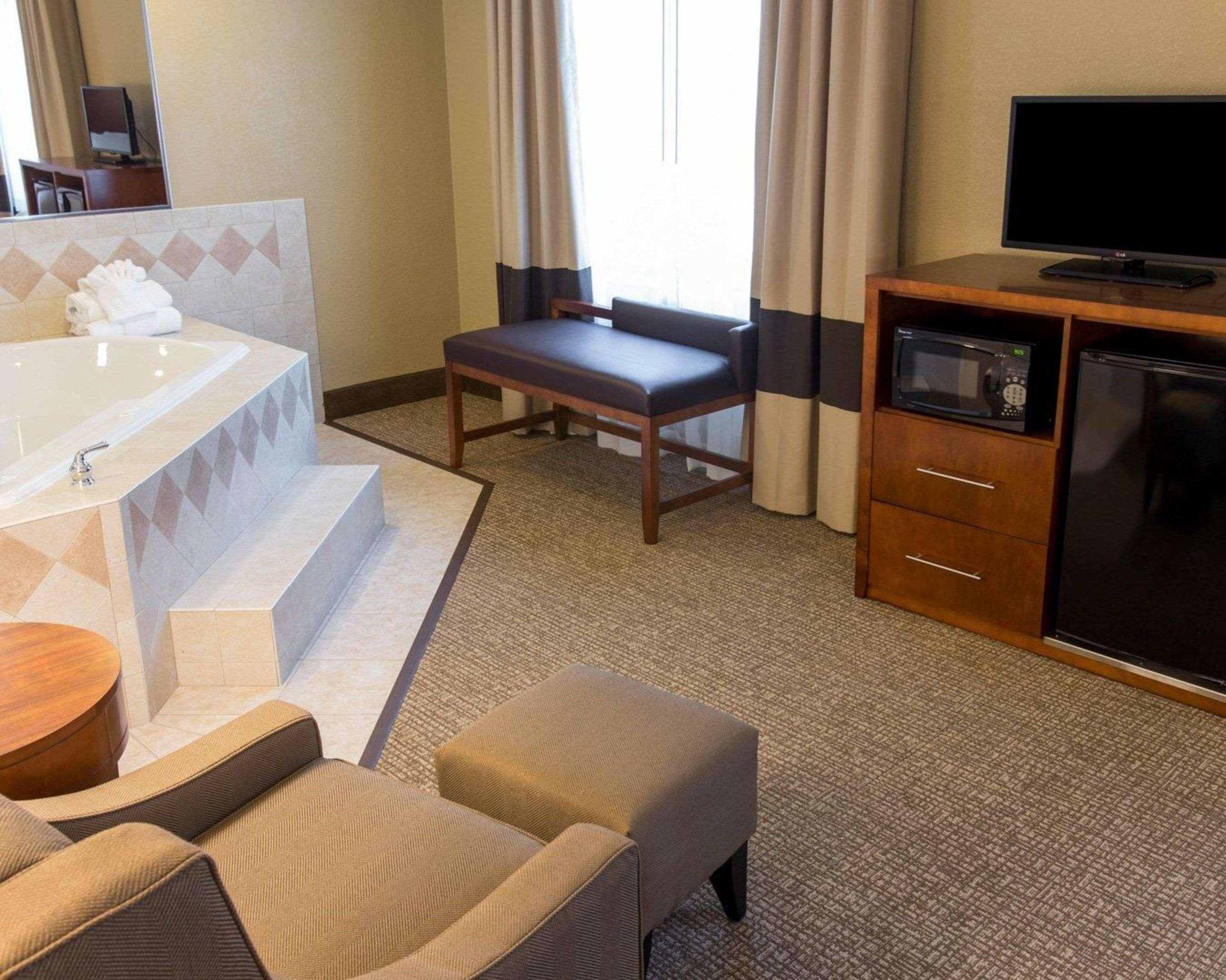 Comfort Suites Grand Rapids South Kentwood Exterior foto